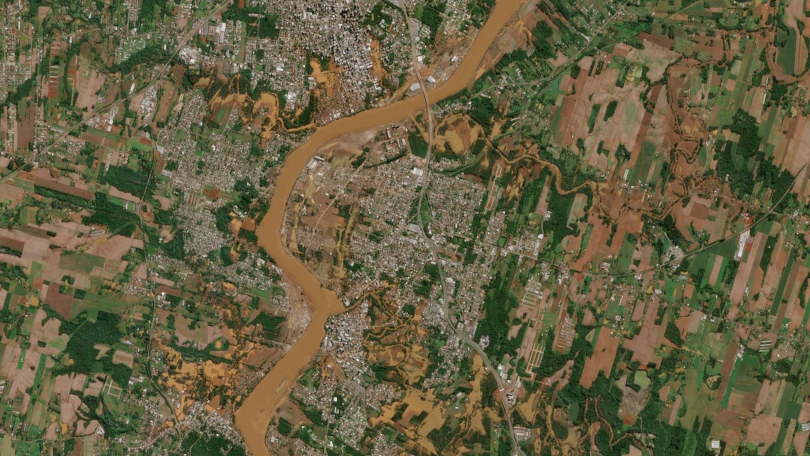 Taquari valley near Estrela inundated, Sentinel-2 true colour, 6 May 2024